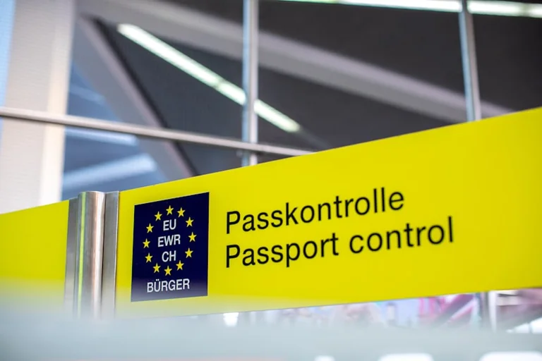 EES na granicy Schengen: co zmienia dla Polaków i ich rodzin