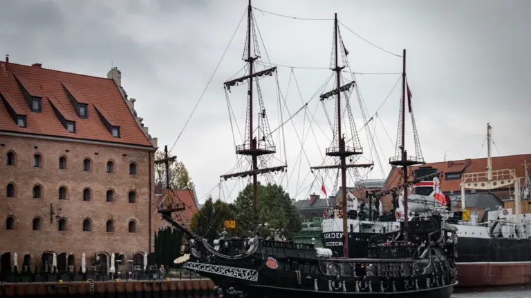 Gdańsk patrzył w morze. Na horyzoncie 20 okrętów