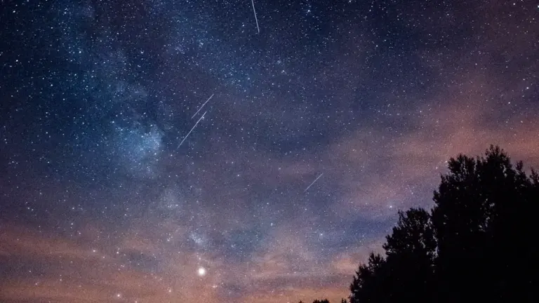 Perseidy 16 sierpnia: jak oglądać meteory bez teleskopu