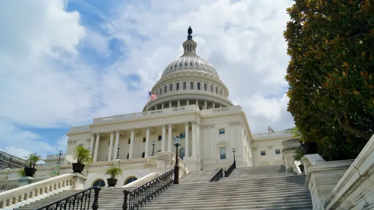 Wybory do Izby Reprezentantów USA 2026: Układ sił i znaczenie dla Kongresu