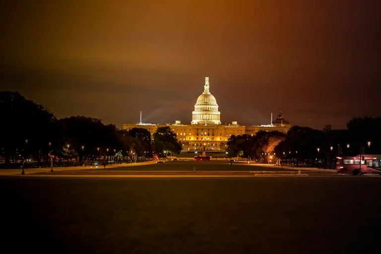 Wybory do Izby Reprezentantów USA 2026: Układ sił i znaczenie dla Kongresu