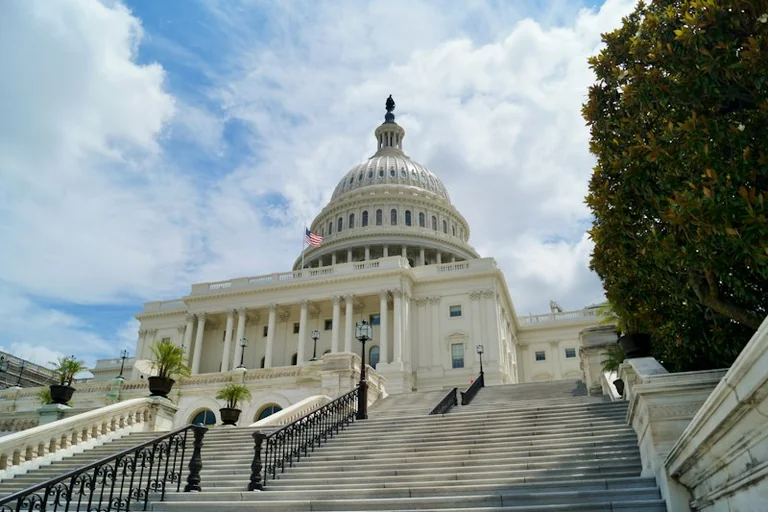 Wybory w USA 2026: Czy Republikanie utrzymają większość w Izbie?
